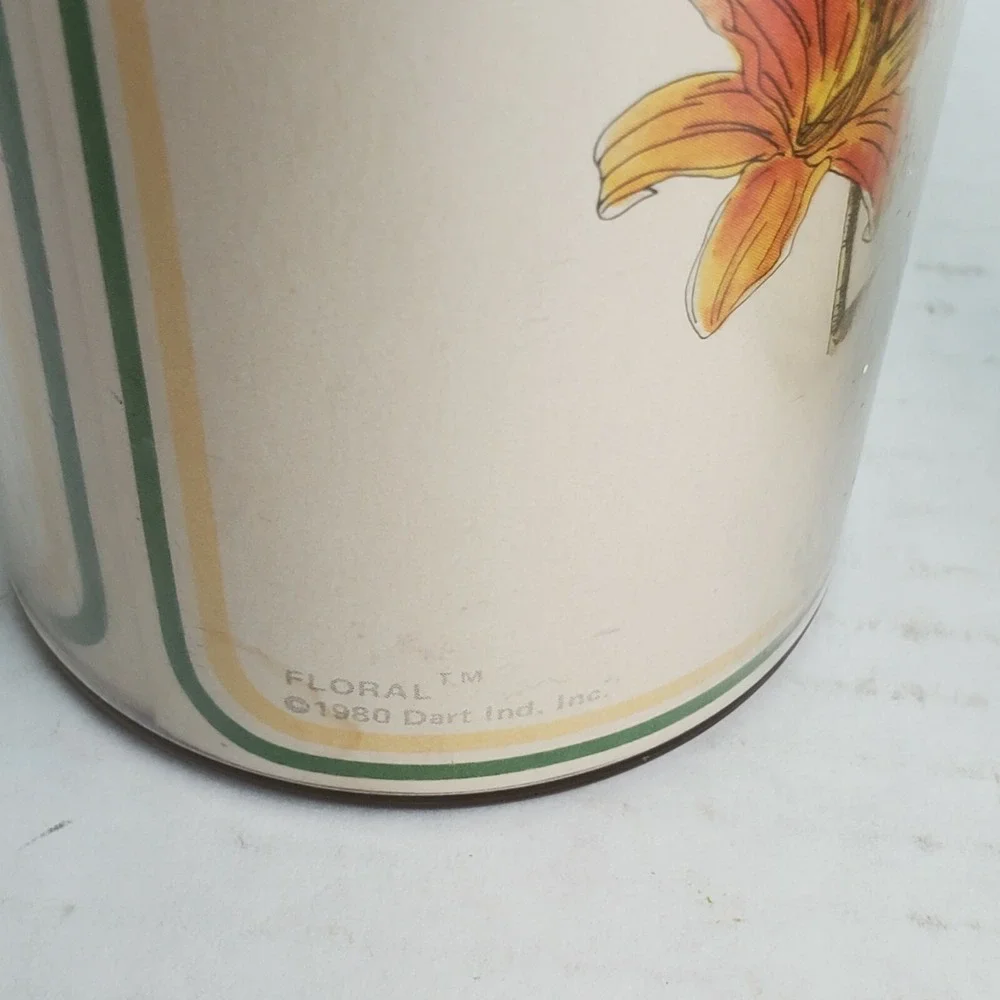 Vintage 1980 Thermo-Serv Floral Insulated Tumblers Set 2 Dart Ind Lily Daffodil